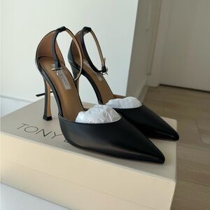 Brand new Tony Bianco pumps